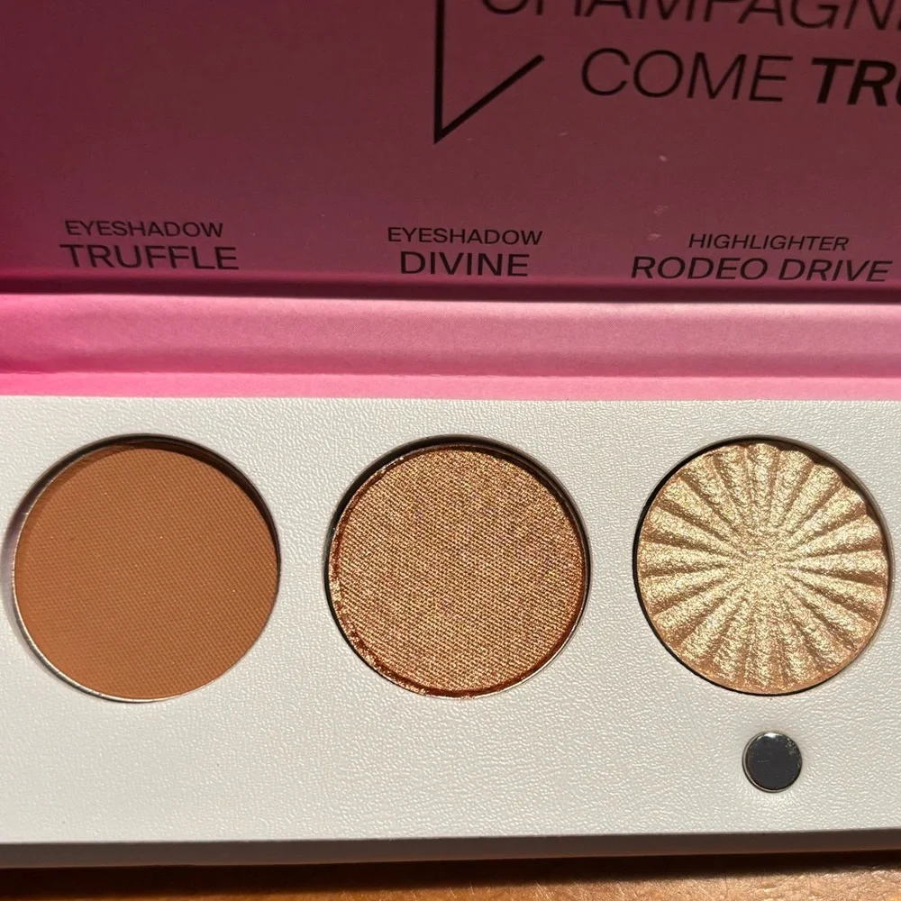 OFRA Signature Luxe Eyeshadow & Highlighter Palette